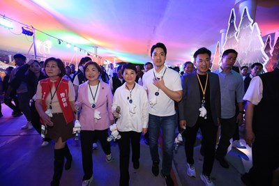 創歷史新高-盧市長偕蔣市長逛中台灣燈會-台中-台北-雙城連線行銷-朝650萬參觀人次邁進