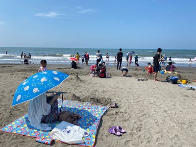 海天一線就在大安濱海樂園