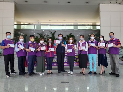 強化校園防疫  中市全人家長會長協會捐贈1,500劑快篩試劑