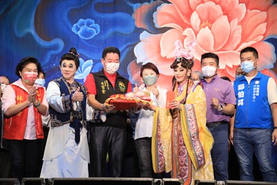 霧峰南天宮明華園開演  盧市長：看見歌仔戲優美面貌